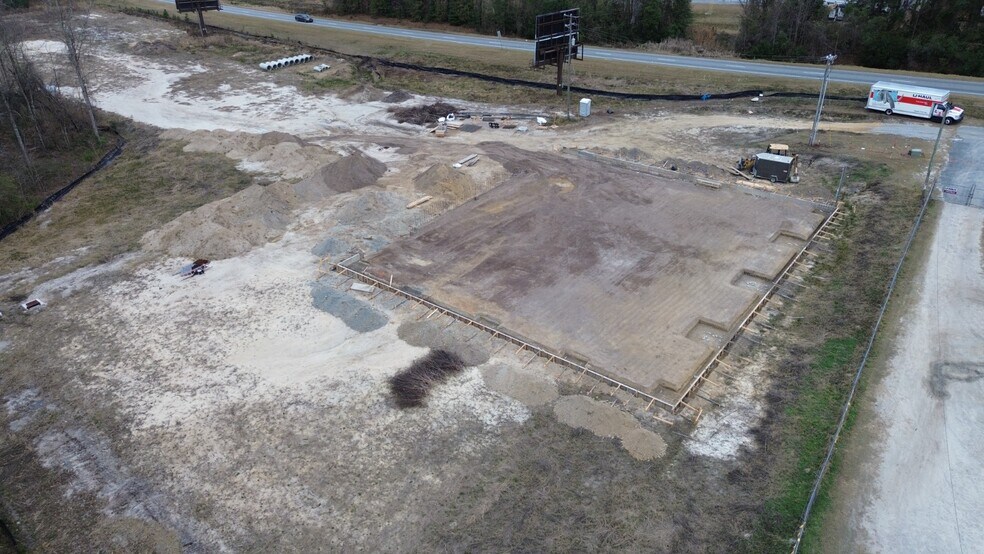 More Photos Of 195 Commercial Dr, Rincon Industrial For Lease