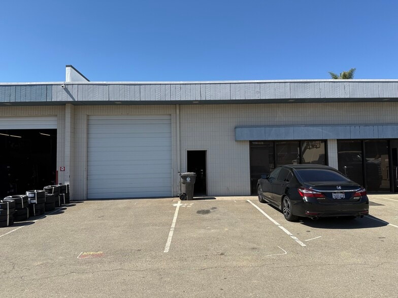 More Photos Of 2882 Grove Way, Castro Valley Service For Lease