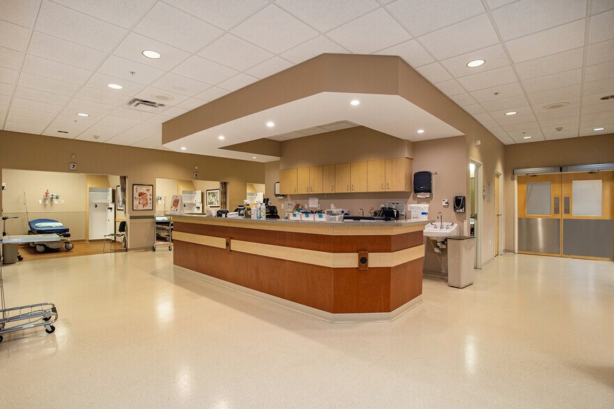 More Photos Of 3770 Capital Ave SW, Battle Creek Medical For Sale