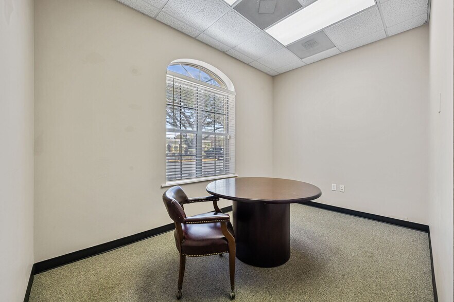 More Photos Of 14522 University Point Pl, Tampa Medical For Sale