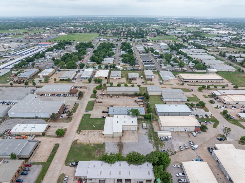 More Photos Of 813 SE 84th St, Oklahoma City Manufacturing For Sale