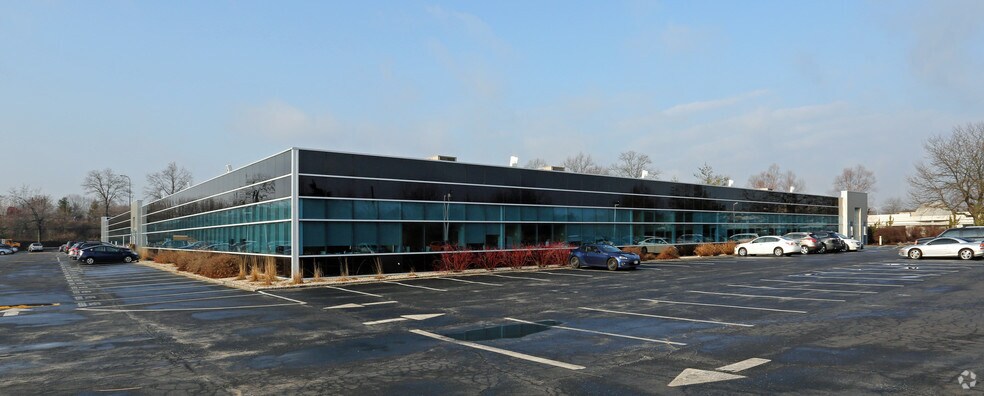 More Photos Of 100 Sunnyside Blvd, Woodbury Office For Lease