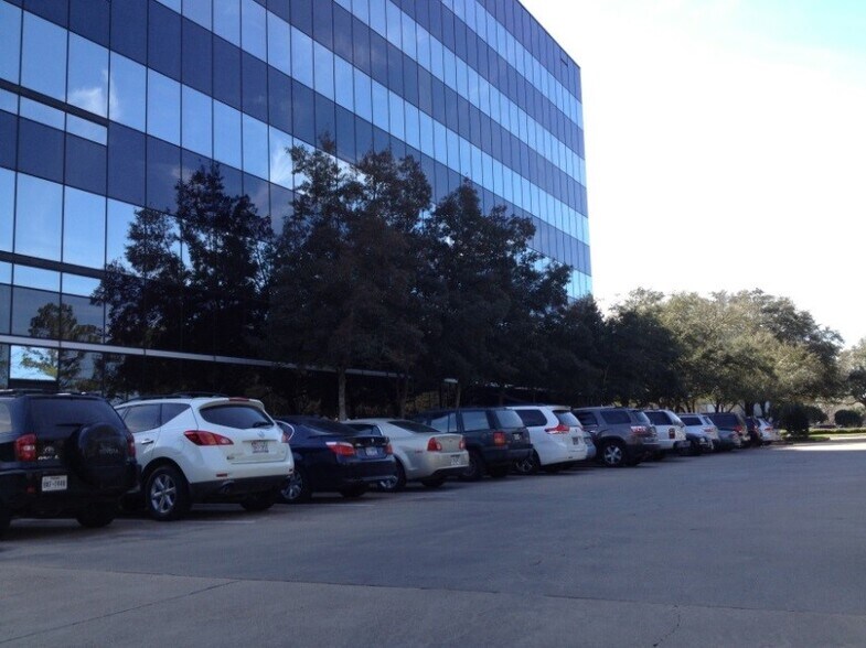 More Photos Of 2901 Wilcrest Dr, Houston Office For Lease