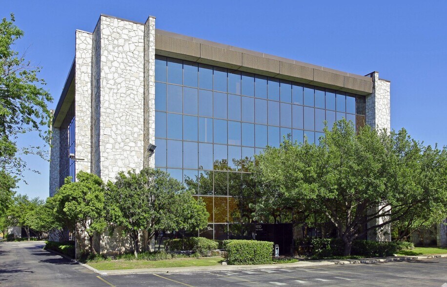 More Photos Of 7410 Blanco Rd, San Antonio Office For Lease