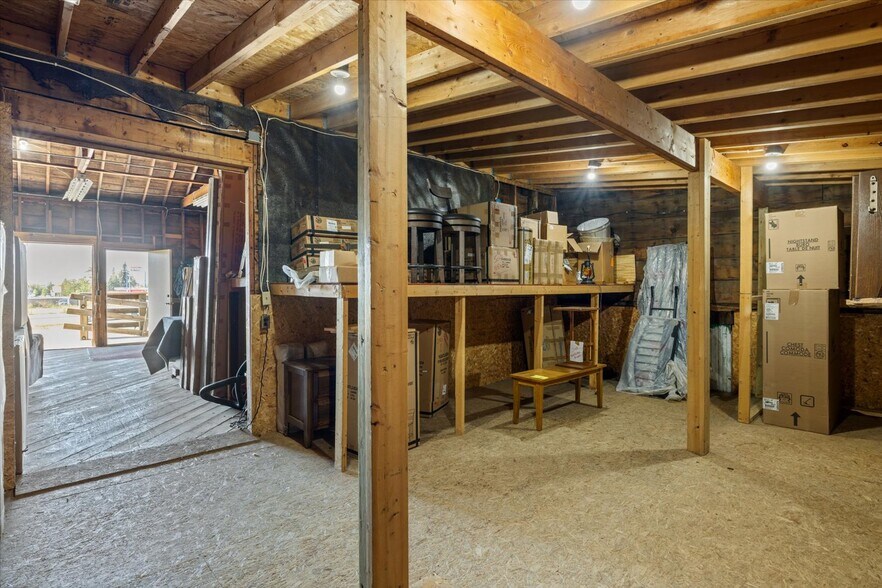 More Photos Of 816 NW 4th St, Grand Rapids General Retail For Sale