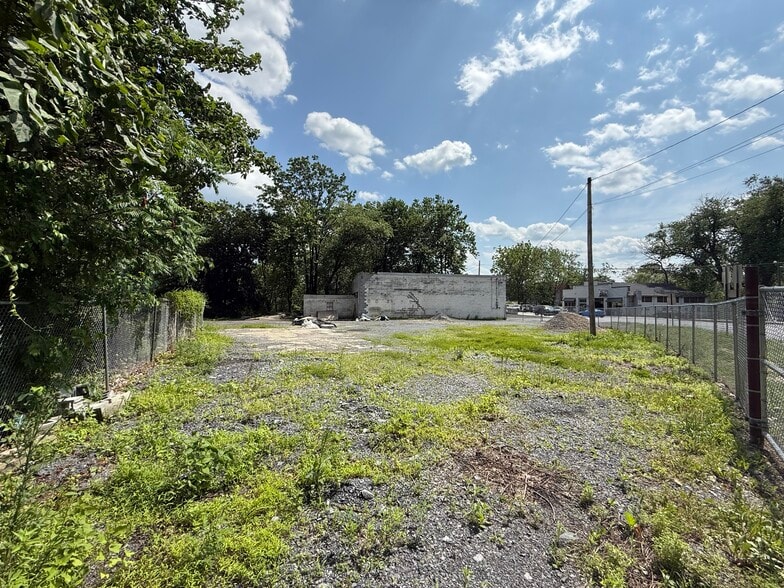 More Photos Of 295 N Delaware Dr, Easton Auto Repair For Sale