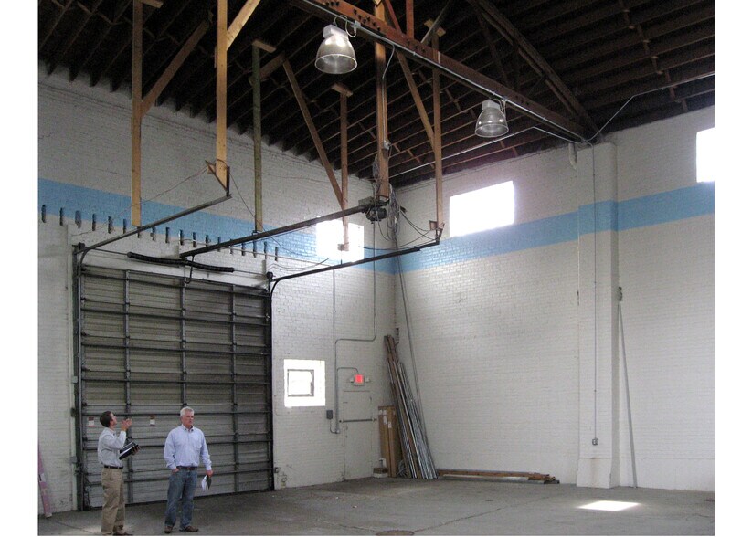 More Photos Of 945 W Lake St, Chicago Warehouse For Lease