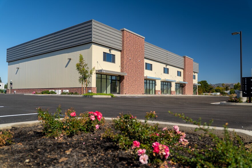 More Photos Of 285 Nagareda Dr, Gilroy Warehouse For Lease