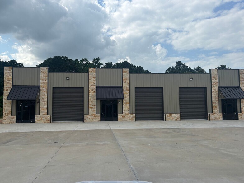 More Photos Of 1905 Longmire Rd, Conroe Unknown For Lease