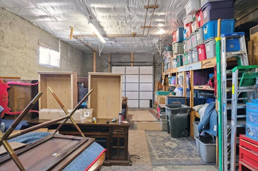 More Photos Of 430 N 1st St, Montrose General Retail For Sale