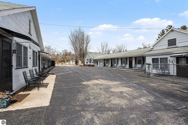 More Photos Of 1100 E Bay St, East Tawas Hotel For Sale