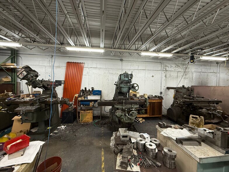 More Photos Of 44 Southbridge Rd, Dudley Light Manufacturing For Sale