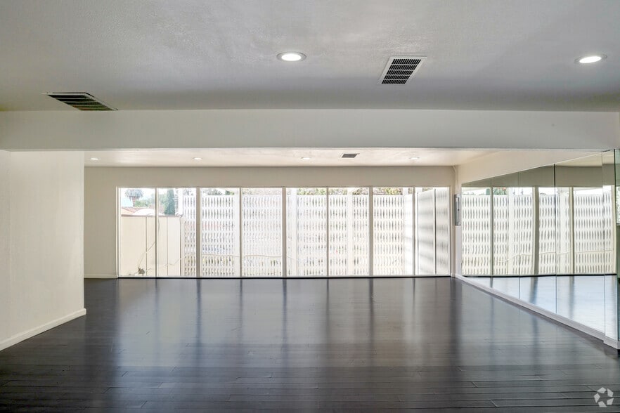 More Photos Of 556 N 1st St, San Jose Medical For Sale