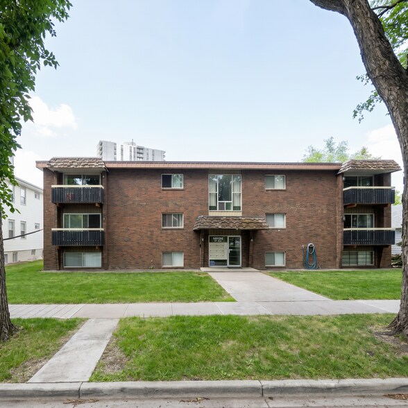 Primary Photo Of 10126 87 Av NW, Edmonton Apartments For Sale