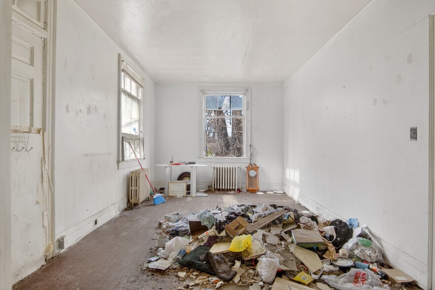 More Photos Of 1010 S Garnett St, Henderson Hotel For Sale