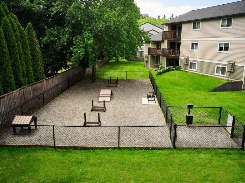 More Photos Of 2231 NE Bridgecreek Ave, Vancouver Apartments For Sale