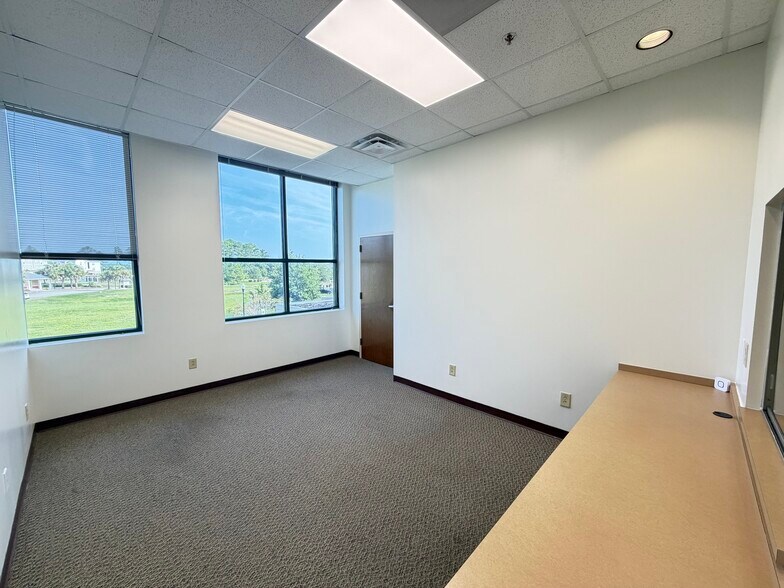 More Photos Of 509 Olde Waterford Way, Leland Medical For Sale