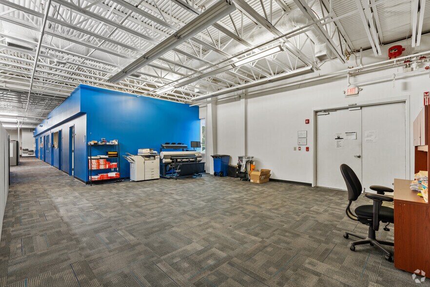 More Photos Of 2033 Corporate Dr S, Wilmington Office For Sale