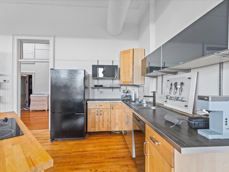 More Photos Of 402 E State St, Rockford General Retail For Sale