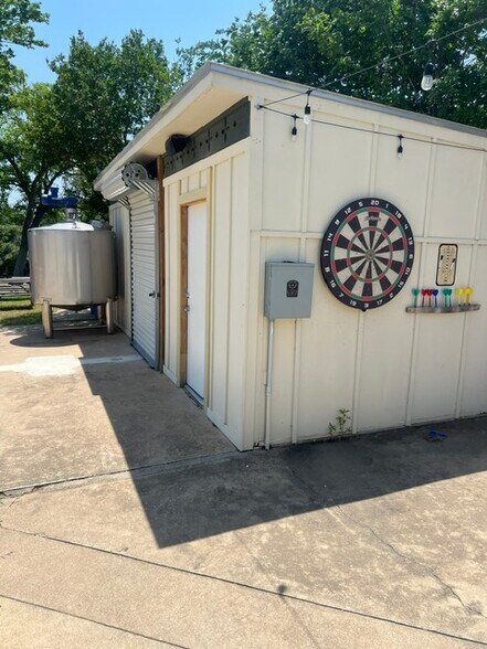 More Photos Of 405 E Main St, Fredericksburg Storefront For Lease