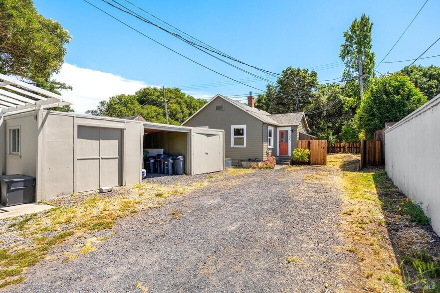 More Photos Of 732 Petaluma Blvd S, Petaluma Multifamily For Sale