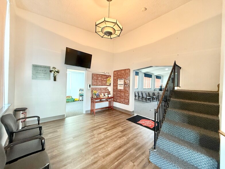 More Photos Of 303 W Clark St, Pasco Religious Facility For Sale