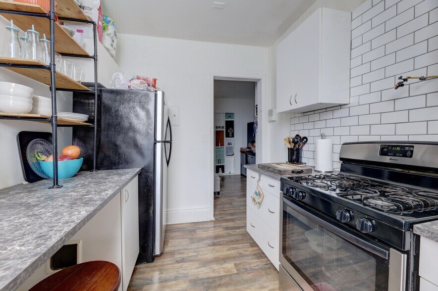 More Photos Of 900 Summit Ave, Union City Apartments For Lease