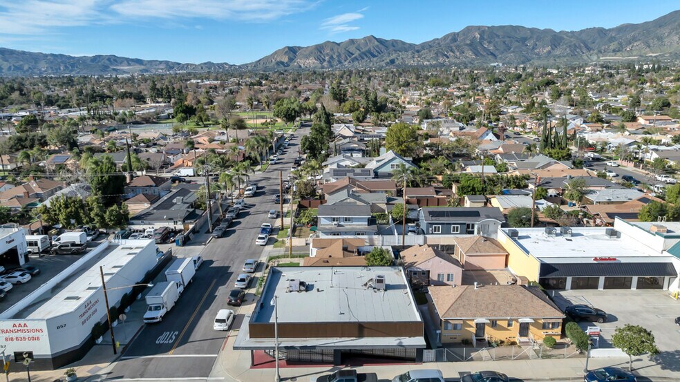 More Photos Of 901 N Maclay Ave, San Fernando Freestanding For Lease