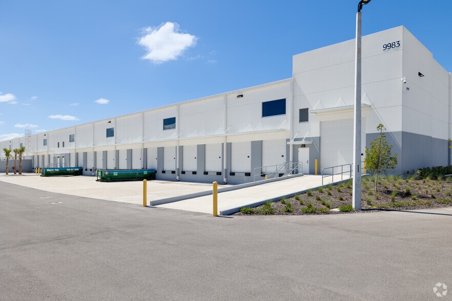 More Photos Of 16200 Ben Hill Griffin Pky, Fort Myers Unknown For Lease