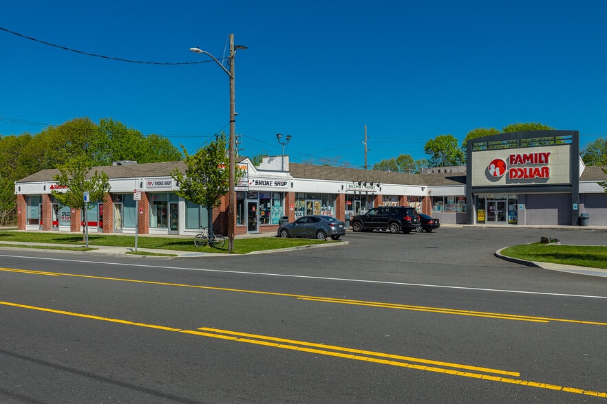 More Photos Of 1707-1735 Montauk Hwy, Bellport Village Unknown For Lease