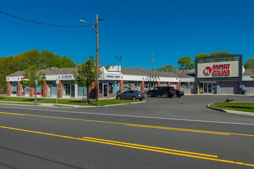 More Photos Of 1707-1735 Montauk Hwy, Bellport Village Unknown For Lease