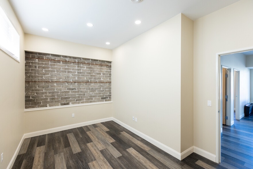 More Photos Of 412 Washington St, The Dalles Freestanding For Sale