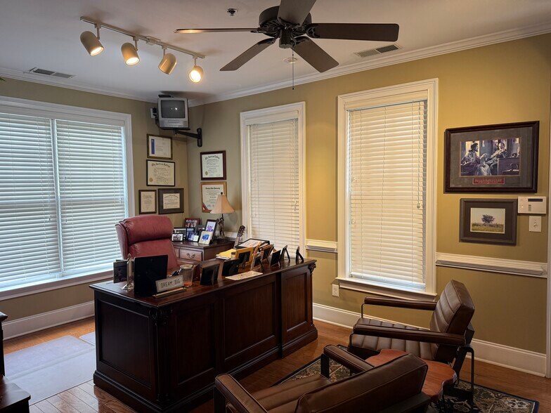 More Photos Of 291 Heritage Walk, Woodstock Office For Sale