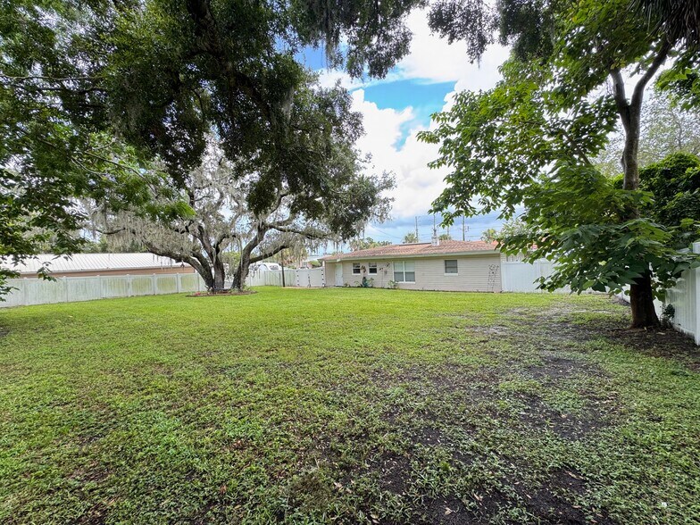 More Photos Of 6521 Main St, New Port Richey Office For Sale