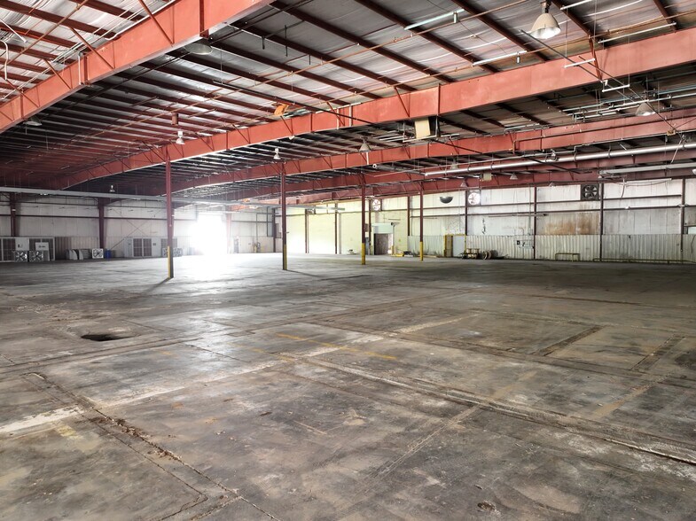 More Photos Of 1621 15th St, Augusta Warehouse For Lease