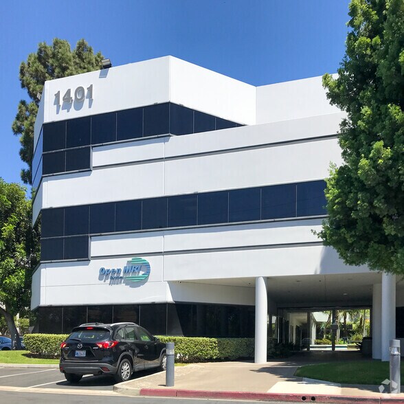 More Photos Of 1401 N Tustin Ave, Santa Ana Medical For Lease