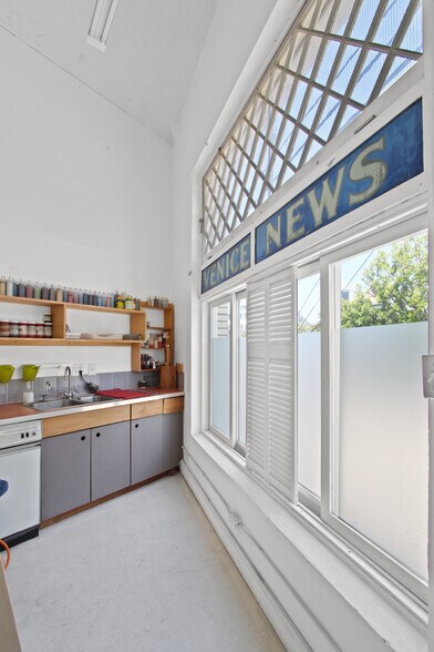 More Photos Of 110 Mildred Ave, Venice Apartments For Sale