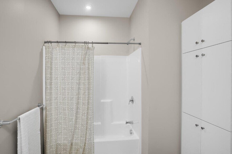 More Photos Of 21 East St, North Attleboro Apartments For Lease