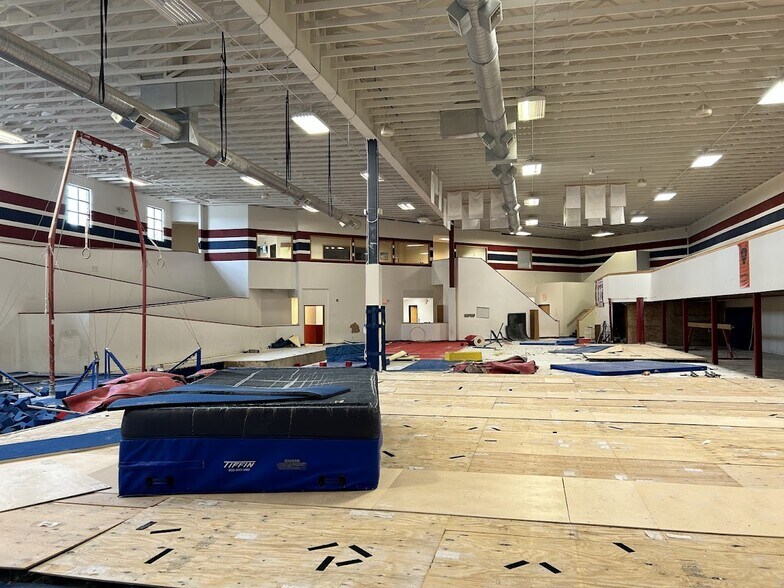 More Photos Of 2440 Clare Ln Ne, Rochester Flex For Sale