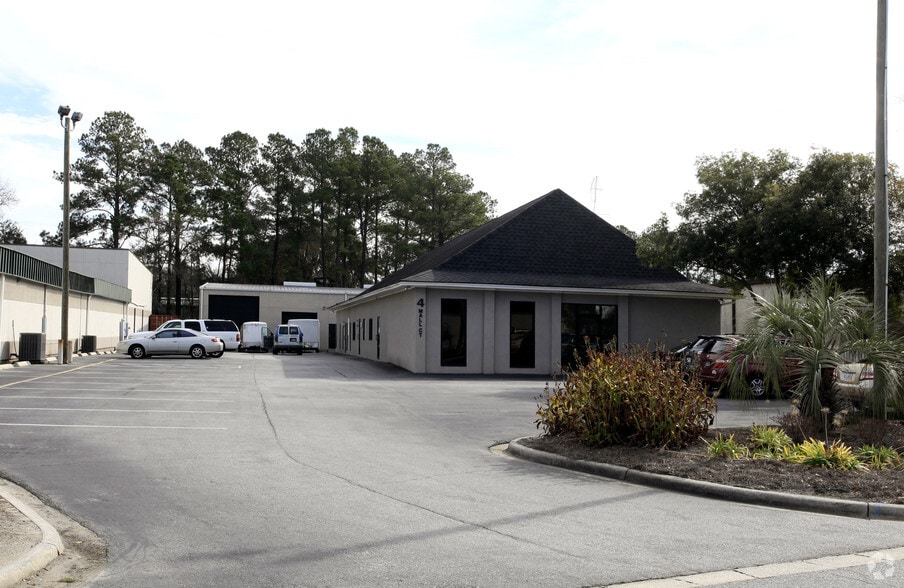 Primary Photo Of 4 Mall Ct, Savannah Office For Lease