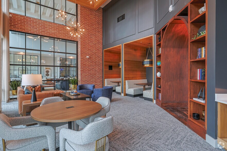 More Photos Of 760 Airport Blvd, Austin Apartments For Lease