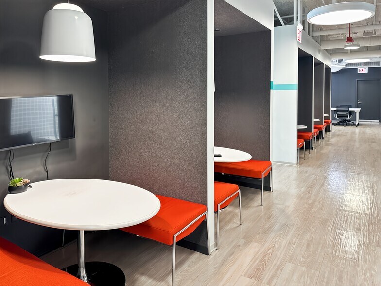More Photos Of 1 N State St, Chicago Coworking Space