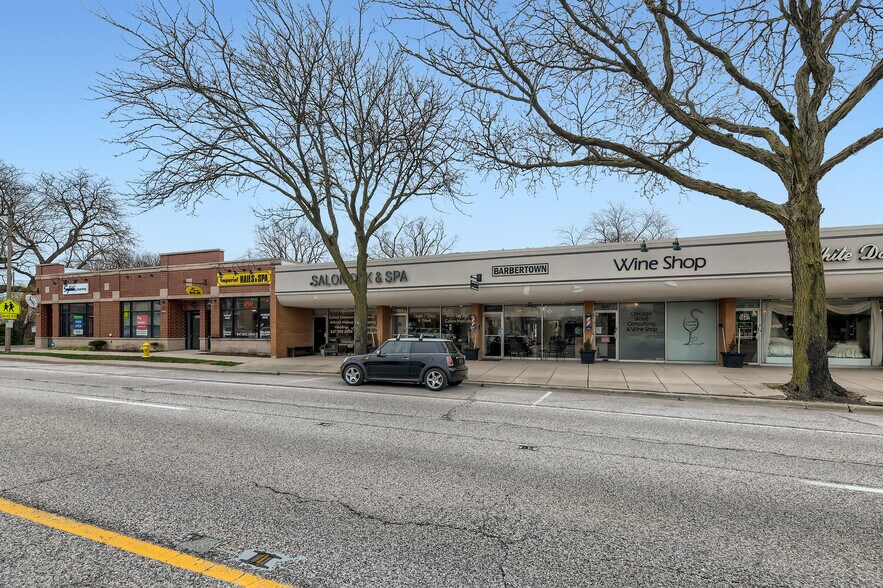More Photos Of 1039-1059 Waukegan Rd, Glenview Unknown For Lease