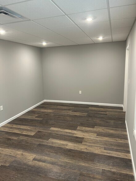 More Photos Of 615 Colonial Park Dr, Roswell Loft Creative Space For Lease