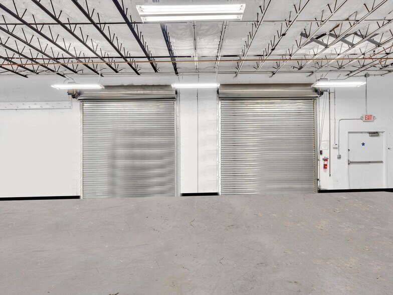 More Photos Of 2200 N University Dr, Sunrise Warehouse For Lease