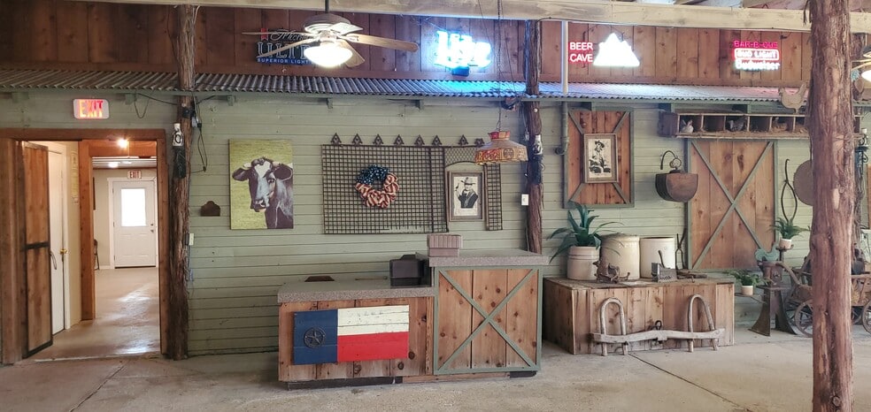 More Photos Of 1616 Farmers Rd, Burlington Restaurant For Sale