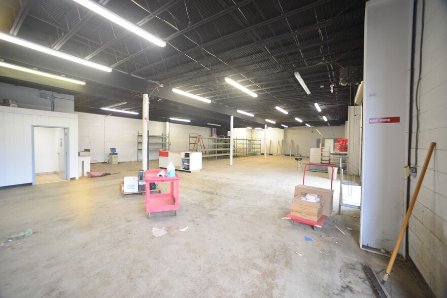 More Photos Of 8012-8022 Centreville Rd, Manassas Park, Manassas Park General Retail For Lease