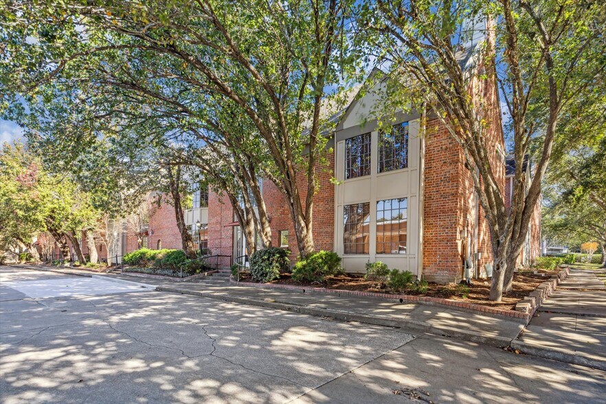 More Photos Of 16815 Royal Crest Dr, Houston Loft Creative Space For Sale