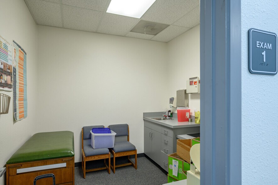 More Photos Of 308 N Villa Rd, Newberg Medical For Lease