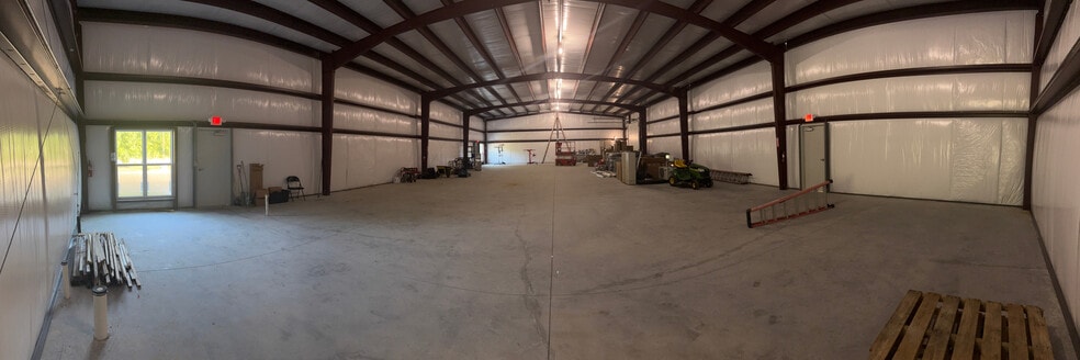 More Photos Of 120 Cox Dr, Yorktown Warehouse For Lease